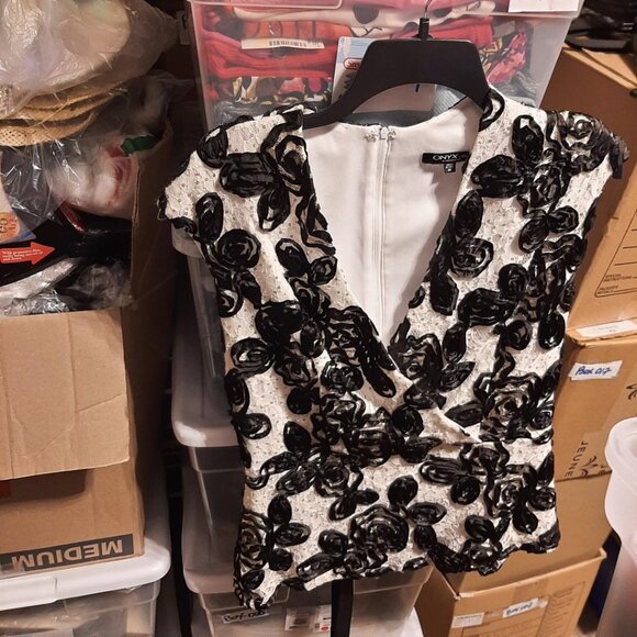 NEW ! Onyx Nite Black White and Sequined Peplum Top Size M - Picture 1 of 6